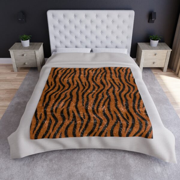 Crushed Velvet Blanket - Image 5